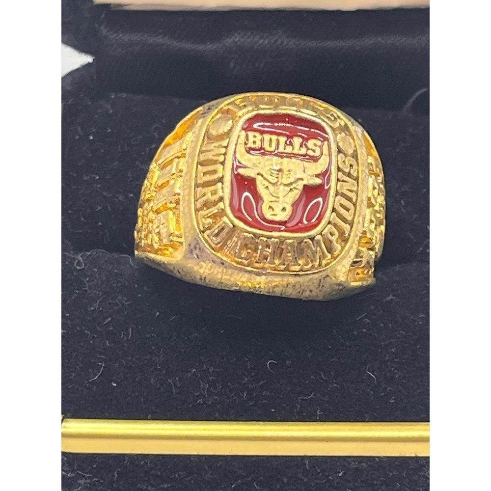 Chicago‎ Bulls 1991 World Champions NBA Miller Lite Beer Season Record Ring